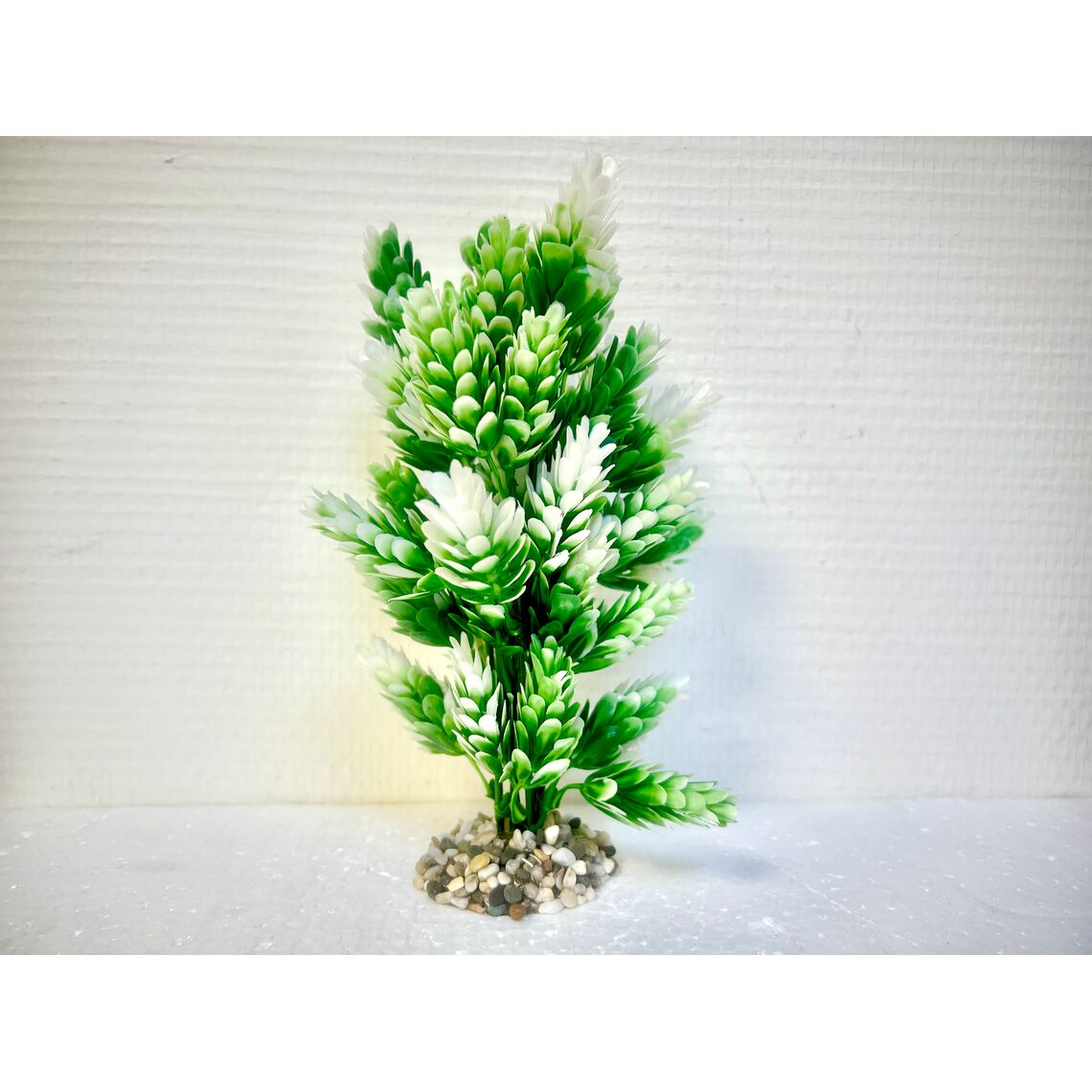 Искусственное растение бело-зленое 20 см